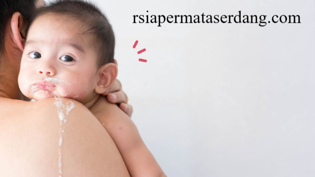 Cara Mengatasi Bayi Gumoh Berlebihan dan Mencegahnya Kembali