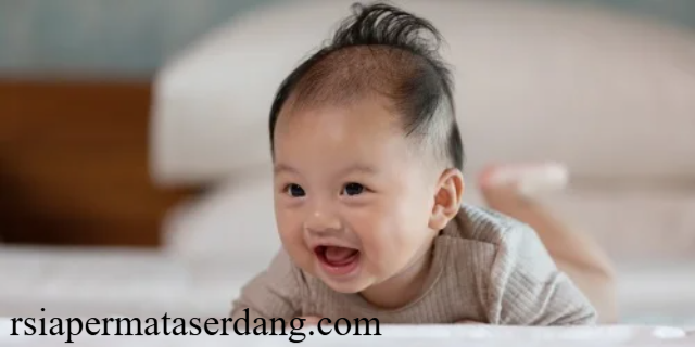Tanda Tumbuh Kembang Bayi Normal Usia 0-12 Bulan